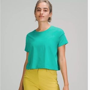 Lululemon cropped t shirt